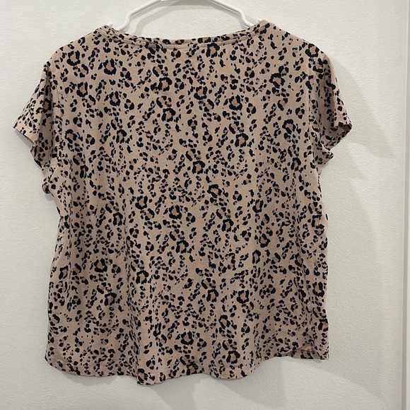 Leopard Print H&M Basic Short Sleeve Tee - Picture 4 of 4